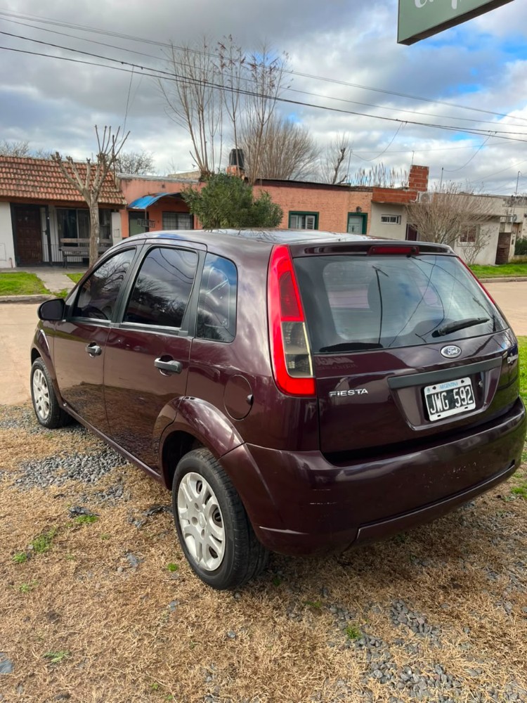 Ford FIESTA 5P 1,6 Edge Plus ABS One — foto 11
